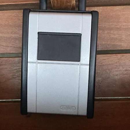 アパート Self Check In 42 M Schlafzimmer Eigenes Badezimmer Mit Badewanne Kochecke Mit Esszimmer Im Einfamilienhaus Eigenes Badezimmer Keine ドゥイスブルグ