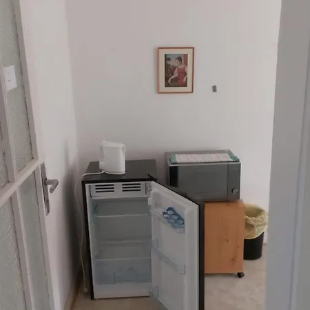 Self Check In Ganzes 40 M Zwei Schlafzimmer Wlan Parkplatz Eigenes Badezimmer Mit Badewanne Kochecke Einfamilienhaus Apartamento