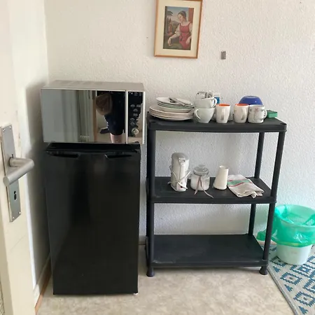 Self Check In Ganzes 40 M Zwei Schlafzimmer Wlan Parkplatz Eigenes Badezimmer Mit Badewanne Kochecke Einfamilienhaus Apartamento *