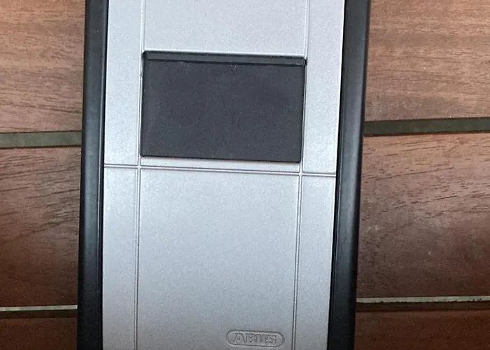 アパート Self Check In 42 M Schlafzimmer Eigenes Badezimmer Mit Badewanne Kochecke Mit Esszimmer Im Einfamilienhaus Eigenes Badezimmer Keine ドゥイスブルグ