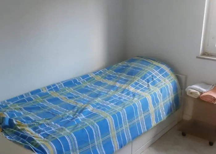 Self Check In 42 M Schlafzimmer Eigenes Badezimmer Mit Badewanne Kochecke Mit Esszimmer Im Einfamilienhaus Eigenes Badezimmer Keine ドゥイスブルグ